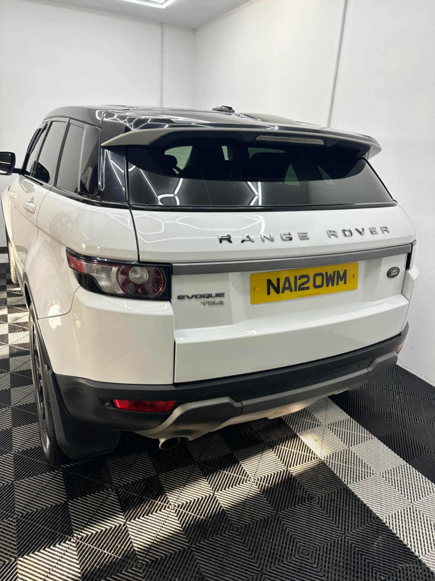 Apr 2012 Land Rover Range Rover Evoque 2.2 TD4 Pure 5dr