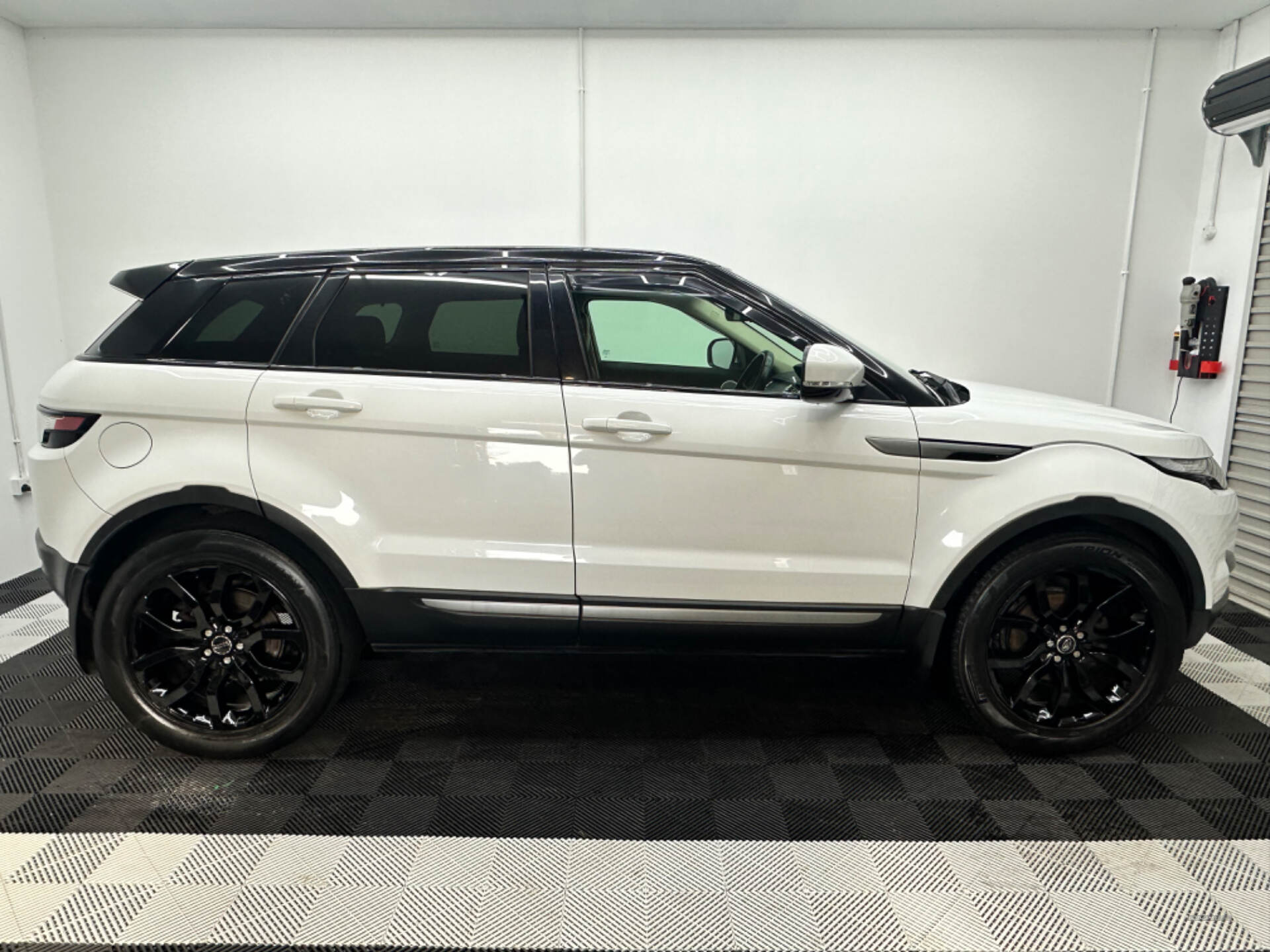 Apr 2012 Land Rover Range Rover Evoque 2.2 TD4 Pure 5dr