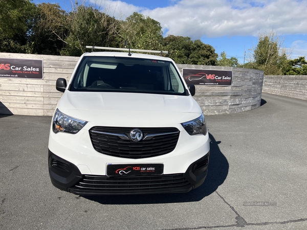 Vauxhall Combo CARGO L2 DIESEL in Down