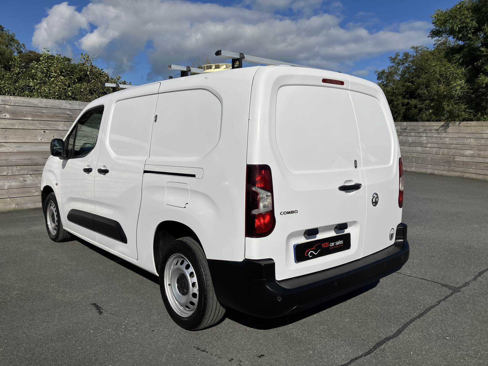 Vauxhall Combo CARGO L2 DIESEL in Down