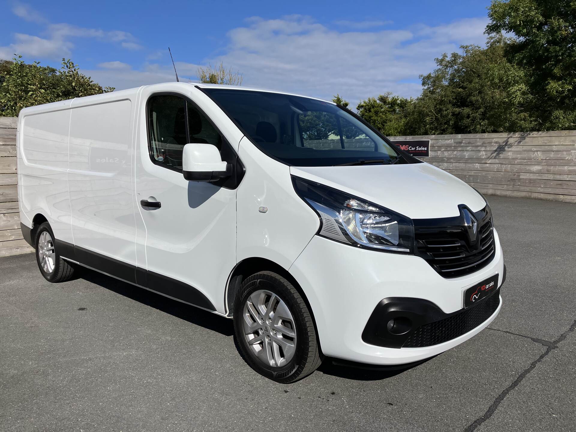 Renault Trafic LWB DIESEL in Down