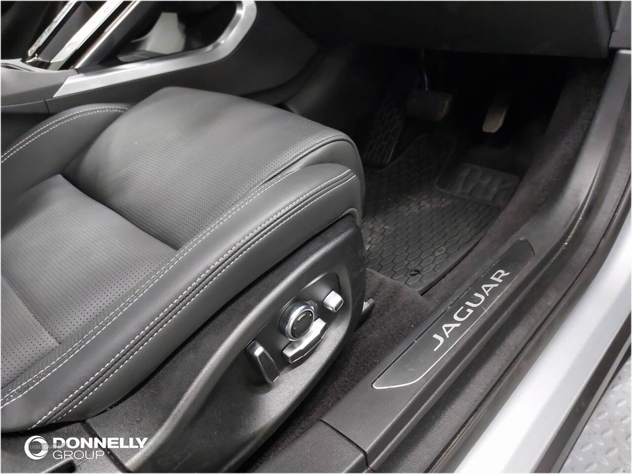 Mar 2022 Jaguar i-Pace 294kW EV400 HSE Black 90kWh 5dr Auto 11kW Charger