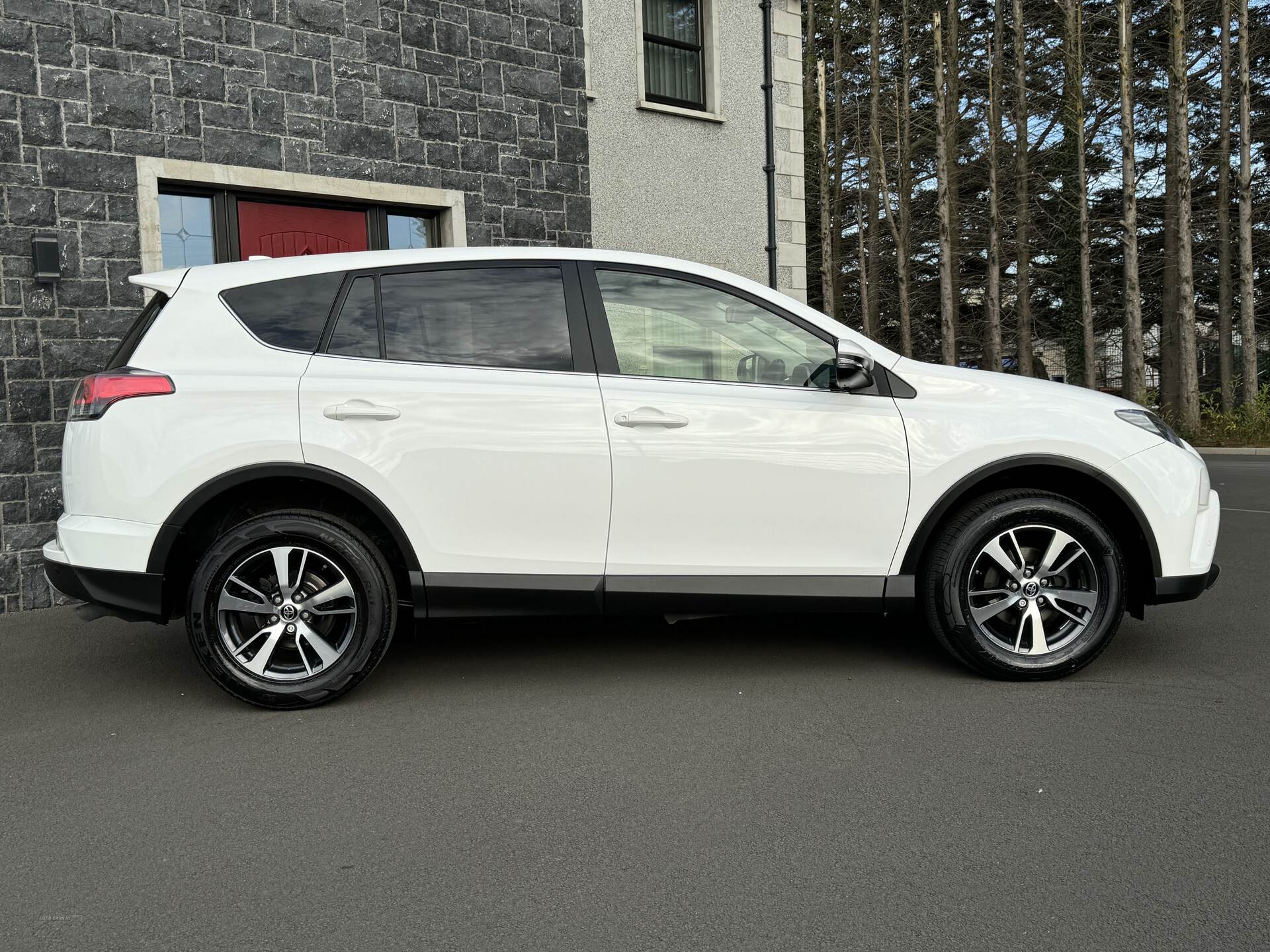 Toyota RAV4 DIESEL ESTATE in Antrim