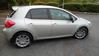 Toyota Auris 1.6 VVTi SR 5dr in Down