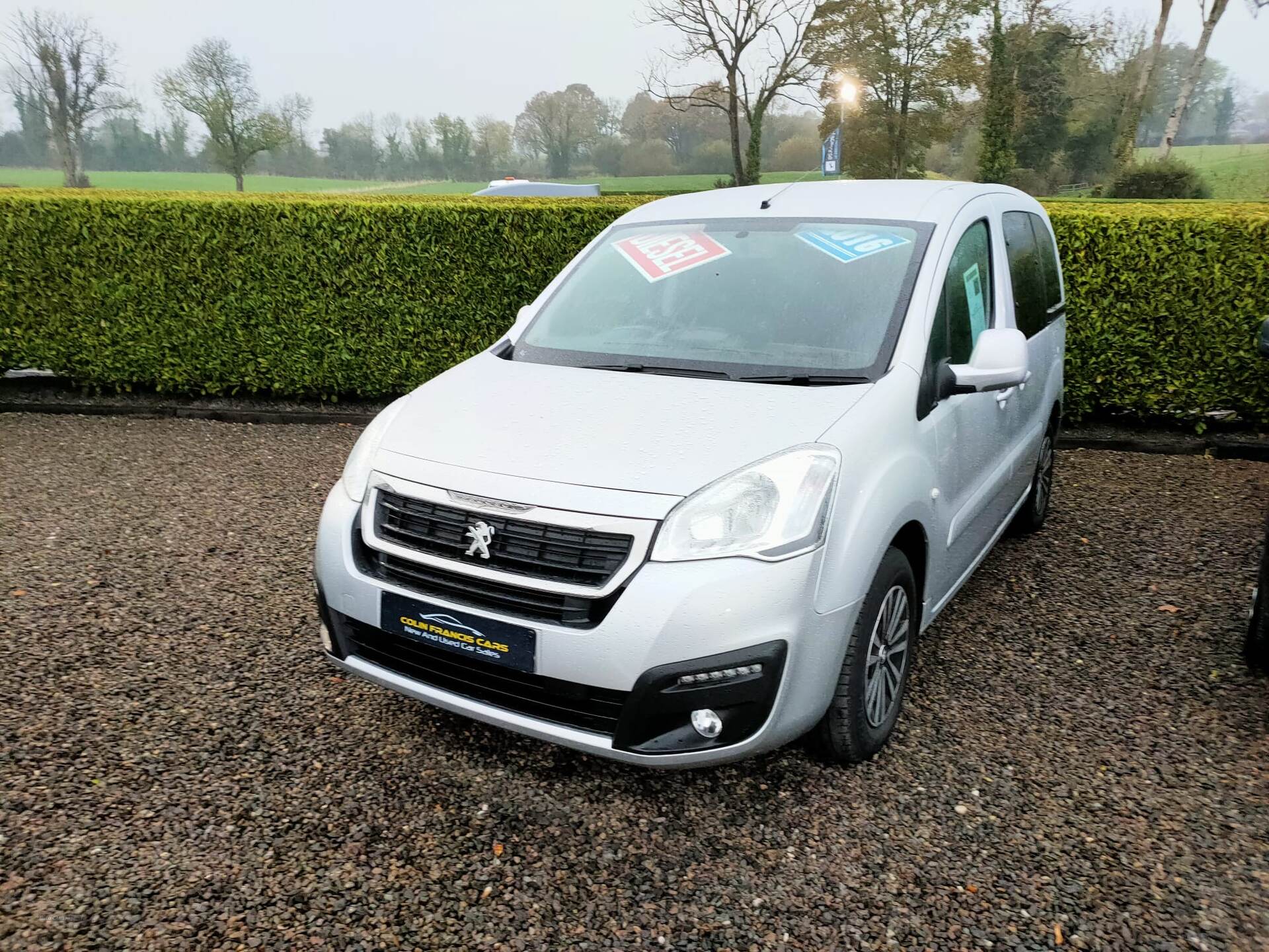 Aug 2016 Peugeot Partner Tepee 1.6 BlueHDi 100 Allure 5dr