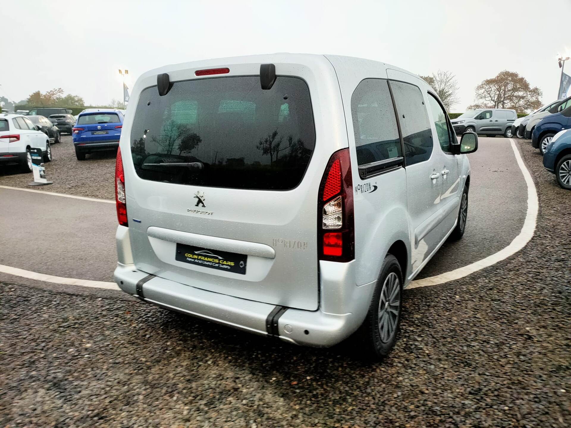 Aug 2016 Peugeot Partner Tepee 1.6 BlueHDi 100 Allure 5dr