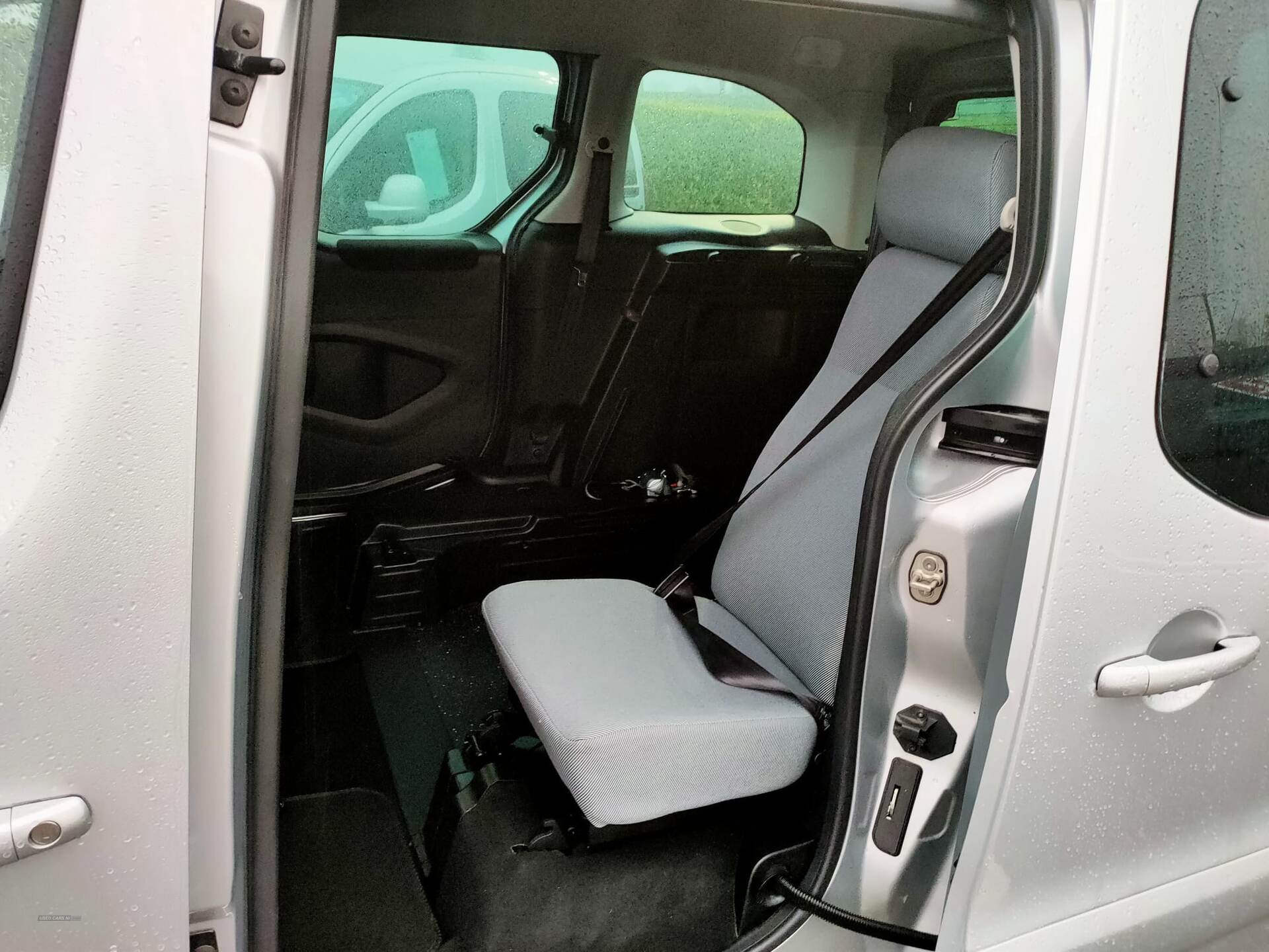 Aug 2016 Peugeot Partner Tepee 1.6 BlueHDi 100 Allure 5dr