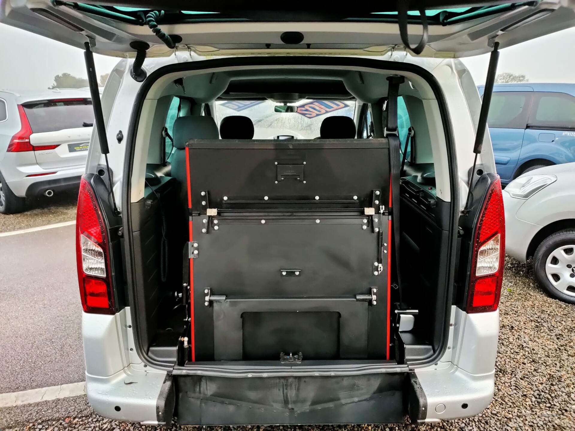Aug 2016 Peugeot Partner Tepee 1.6 BlueHDi 100 Allure 5dr