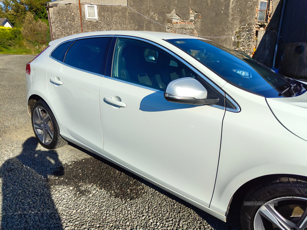 Volvo V40 DIESEL HATCHBACK in Antrim