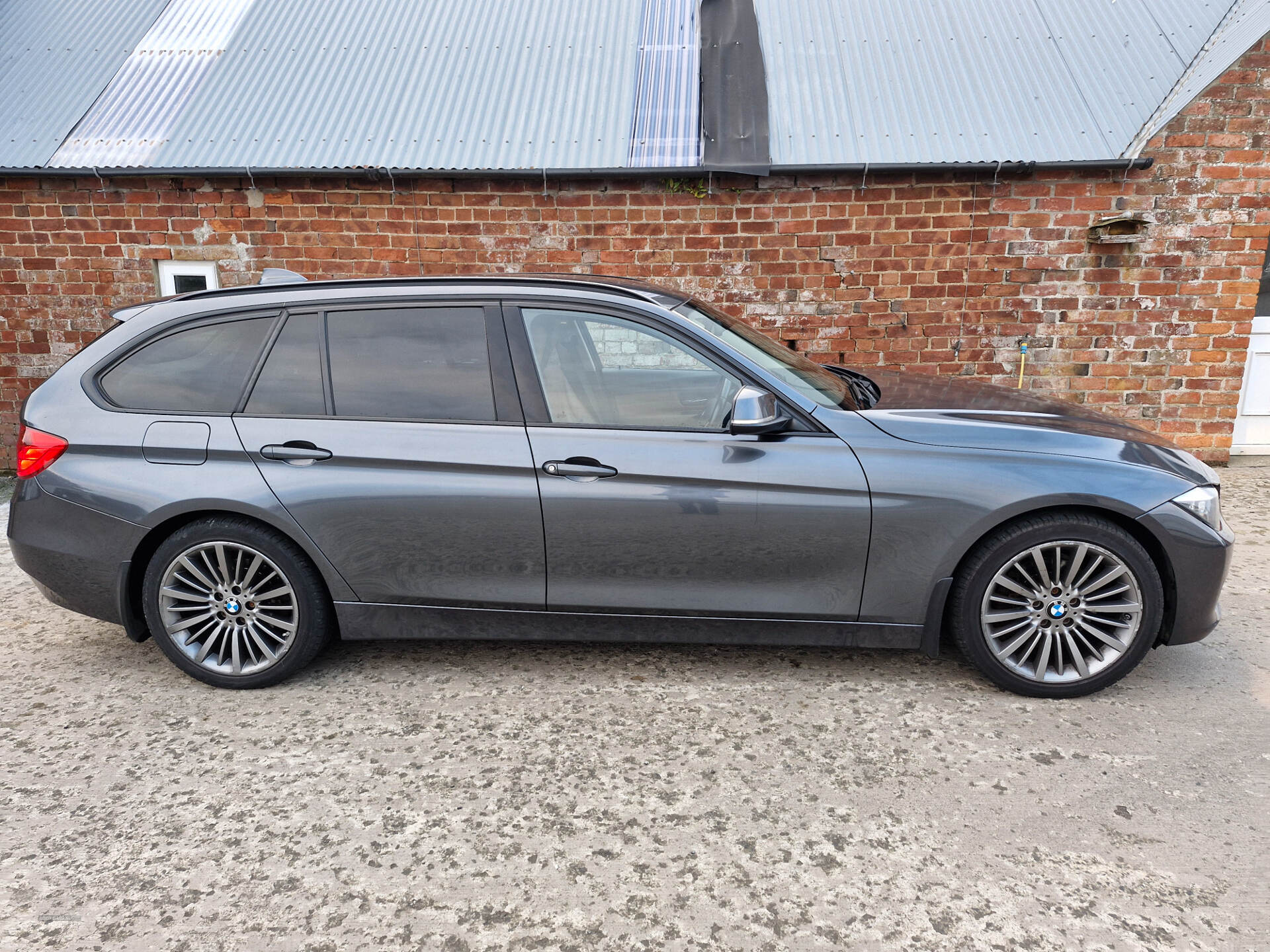 BMW 3 Series DIESEL TOURING in Derry / Londonderry