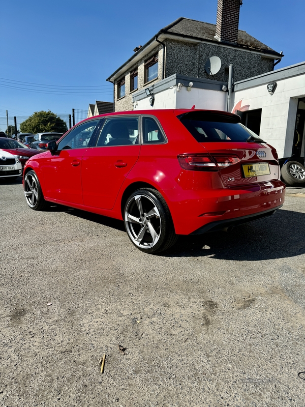 Audi A3 DIESEL SPORTBACK in Down