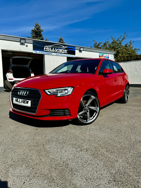 Audi A3 DIESEL SPORTBACK in Down