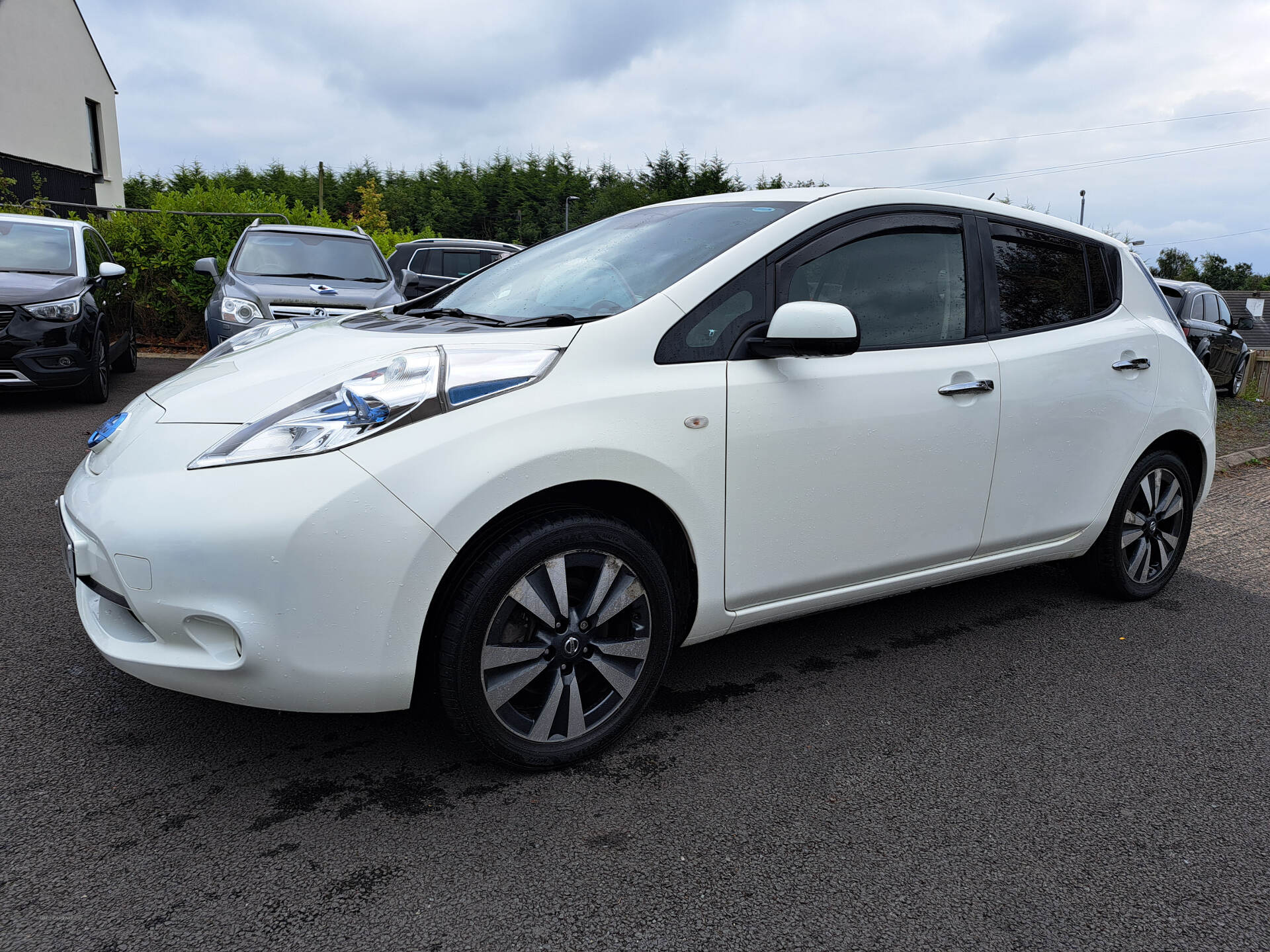 Nissan LEAF HATCHBACK in Antrim