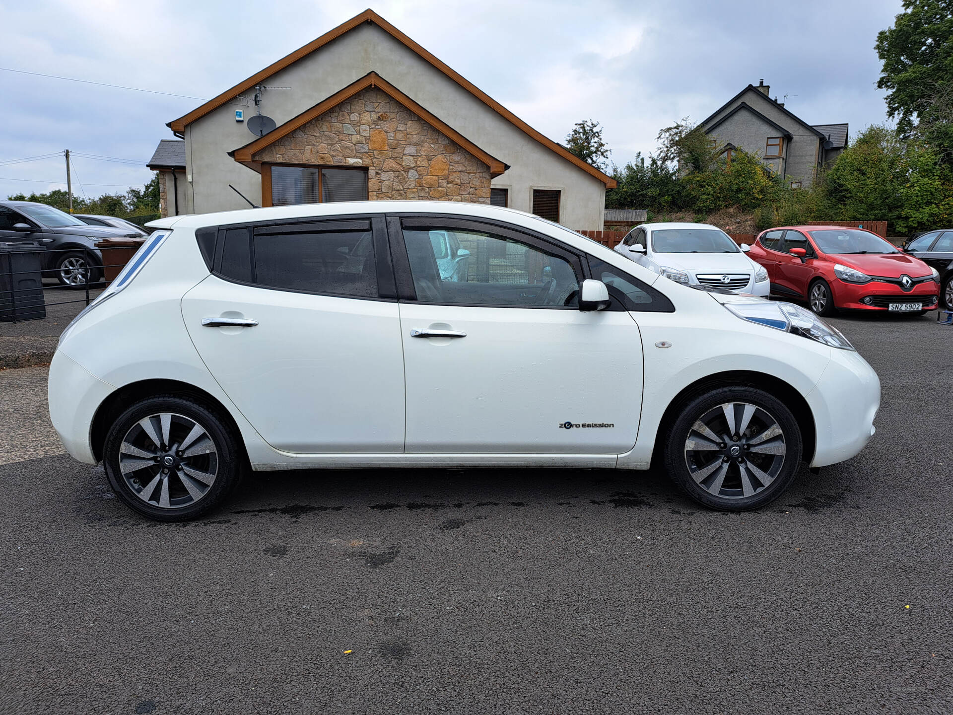 Nissan LEAF HATCHBACK in Antrim