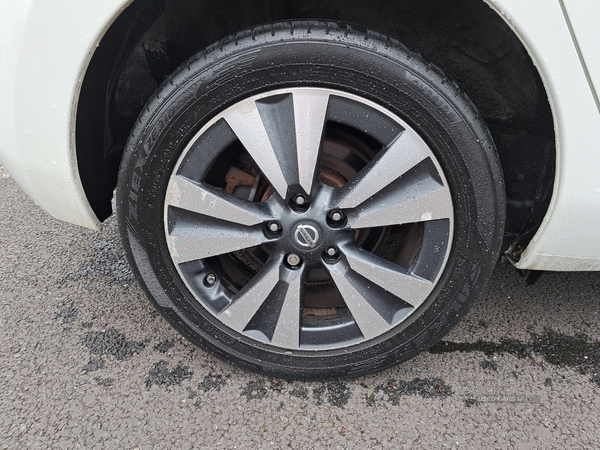 Nissan LEAF HATCHBACK in Antrim