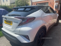 Toyota C-HR 1.8 Hybrid Dynamic 5dr CVT in Down