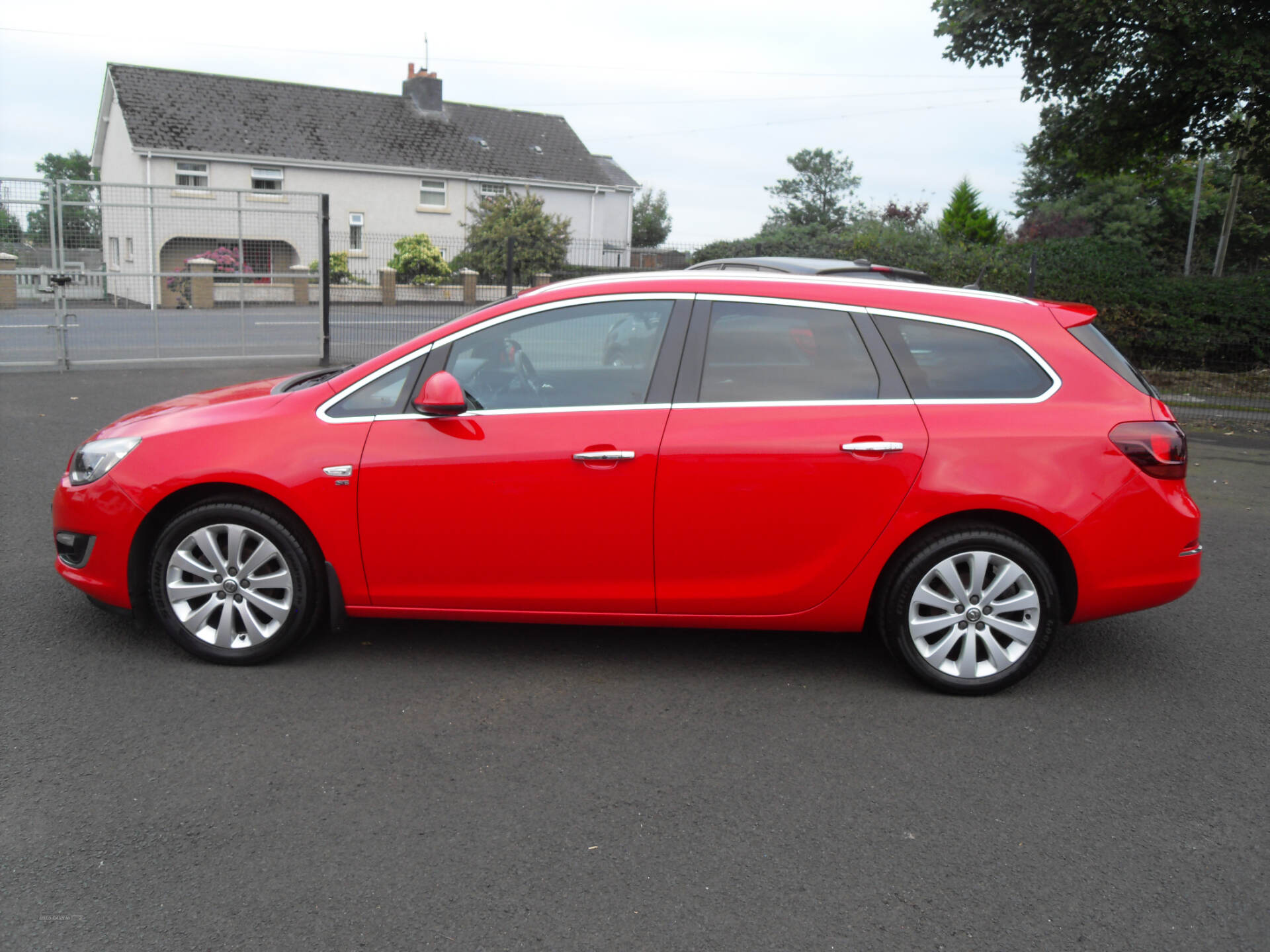 Vauxhall Astra SPORTS TOURER in Derry / Londonderry