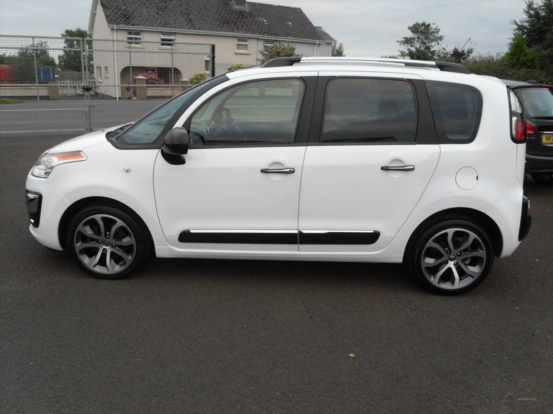 Citroen C3 Picasso ESTATE in Derry / Londonderry