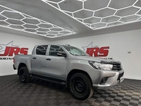 Toyota Hilux 2.4 D-4D Active 4WD Euro 6 4dr (3.5t) in Tyrone