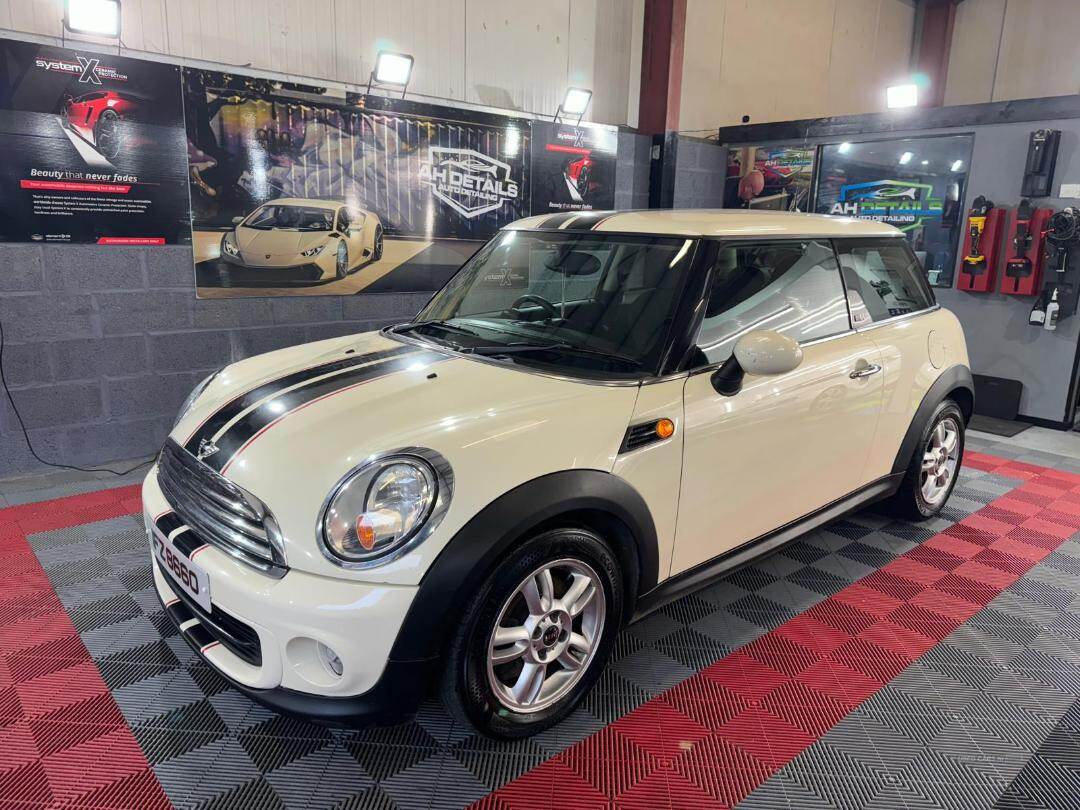 Feb 2012 MINI Hatch 1.6 First 3dr