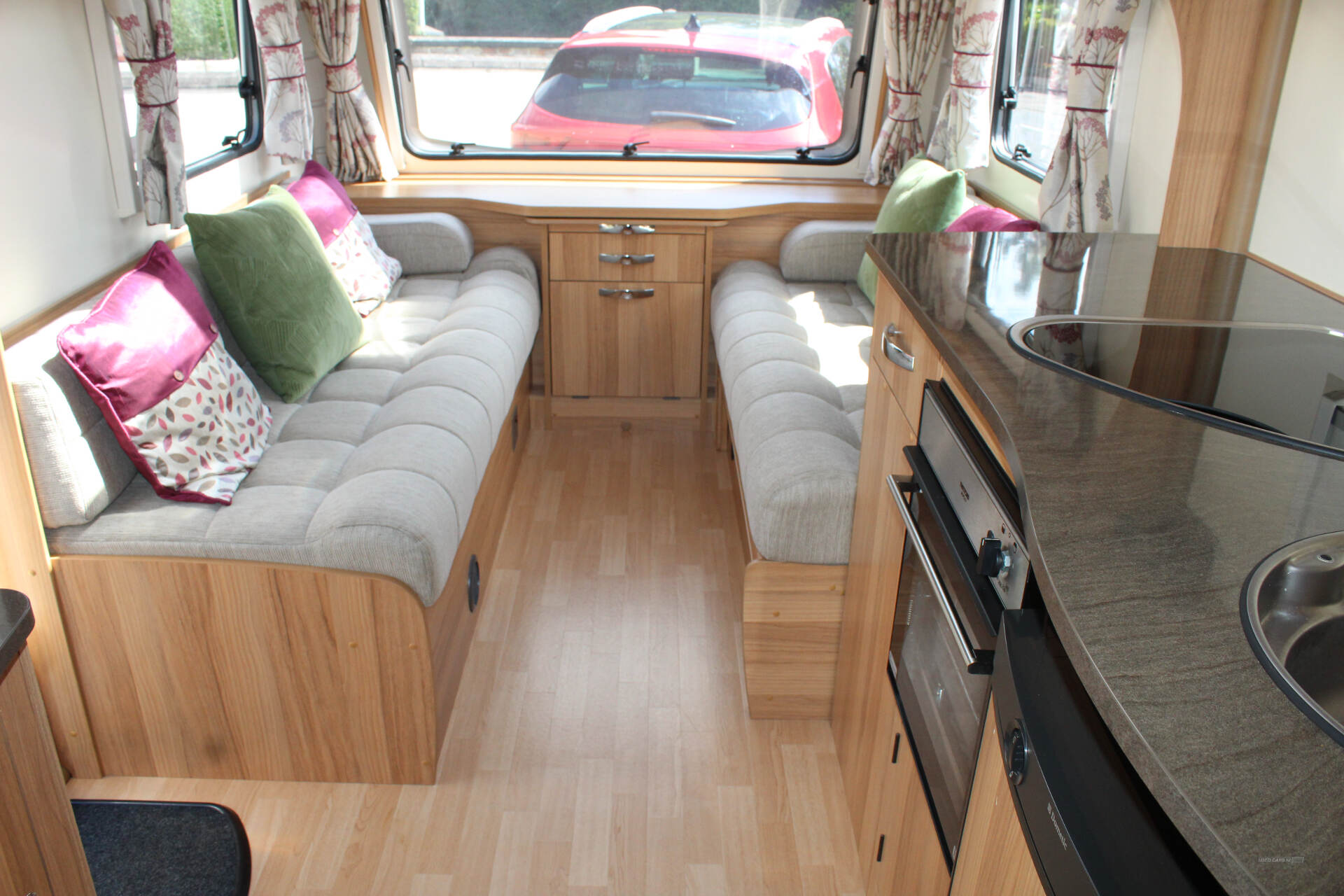 Jan 2015 Bailey Pursuit 530 Motor movers ,Awning and all covers included
