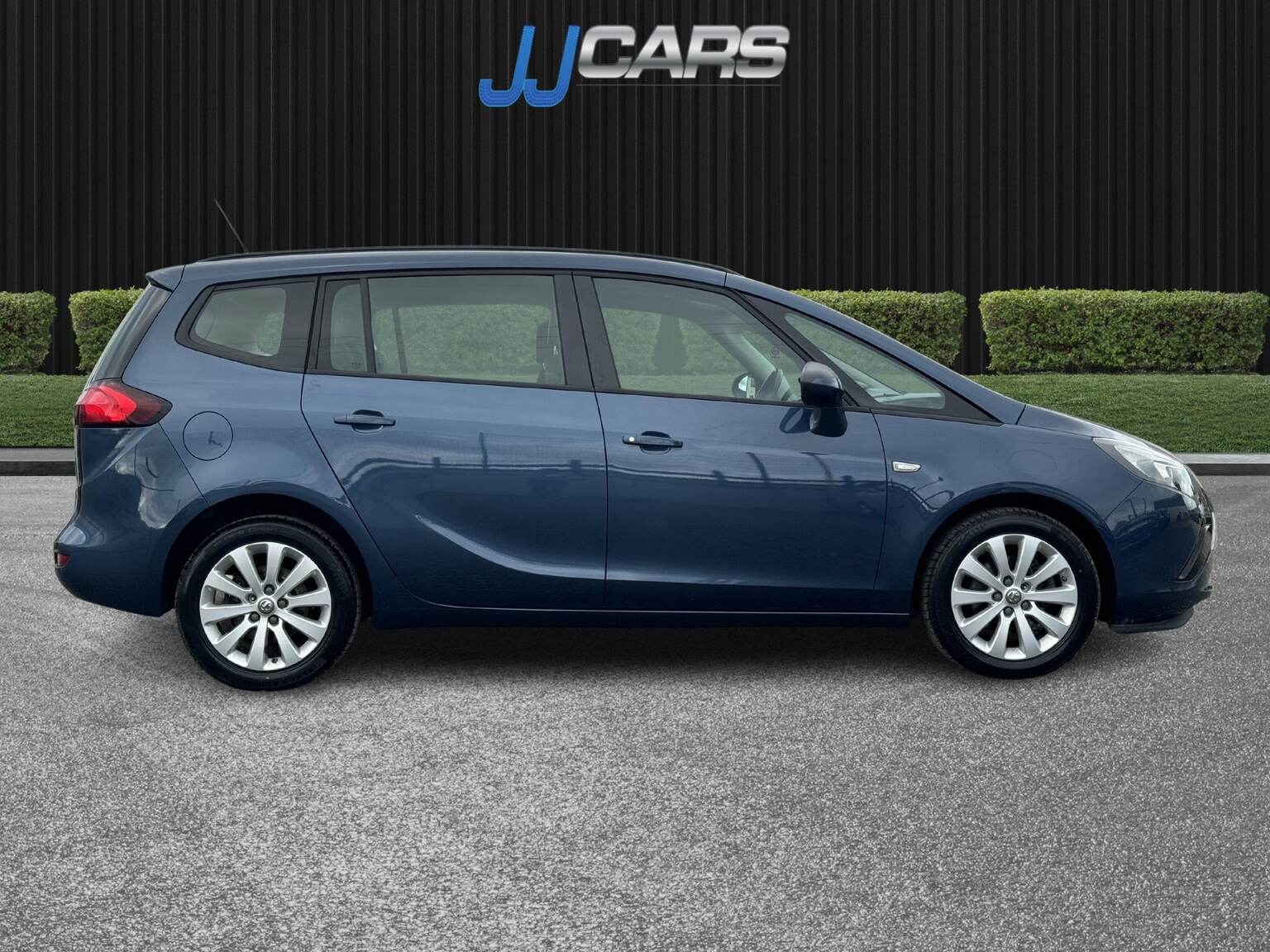 Apr 2016 Vauxhall Zafira 1.6 CDTi Design 5dr