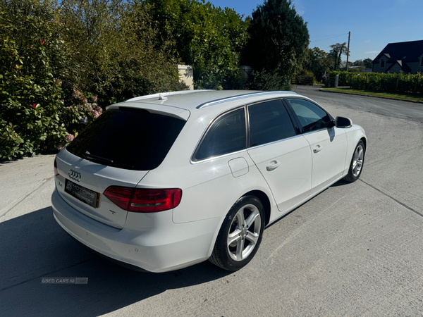 Audi A4 DIESEL AVANT in Down