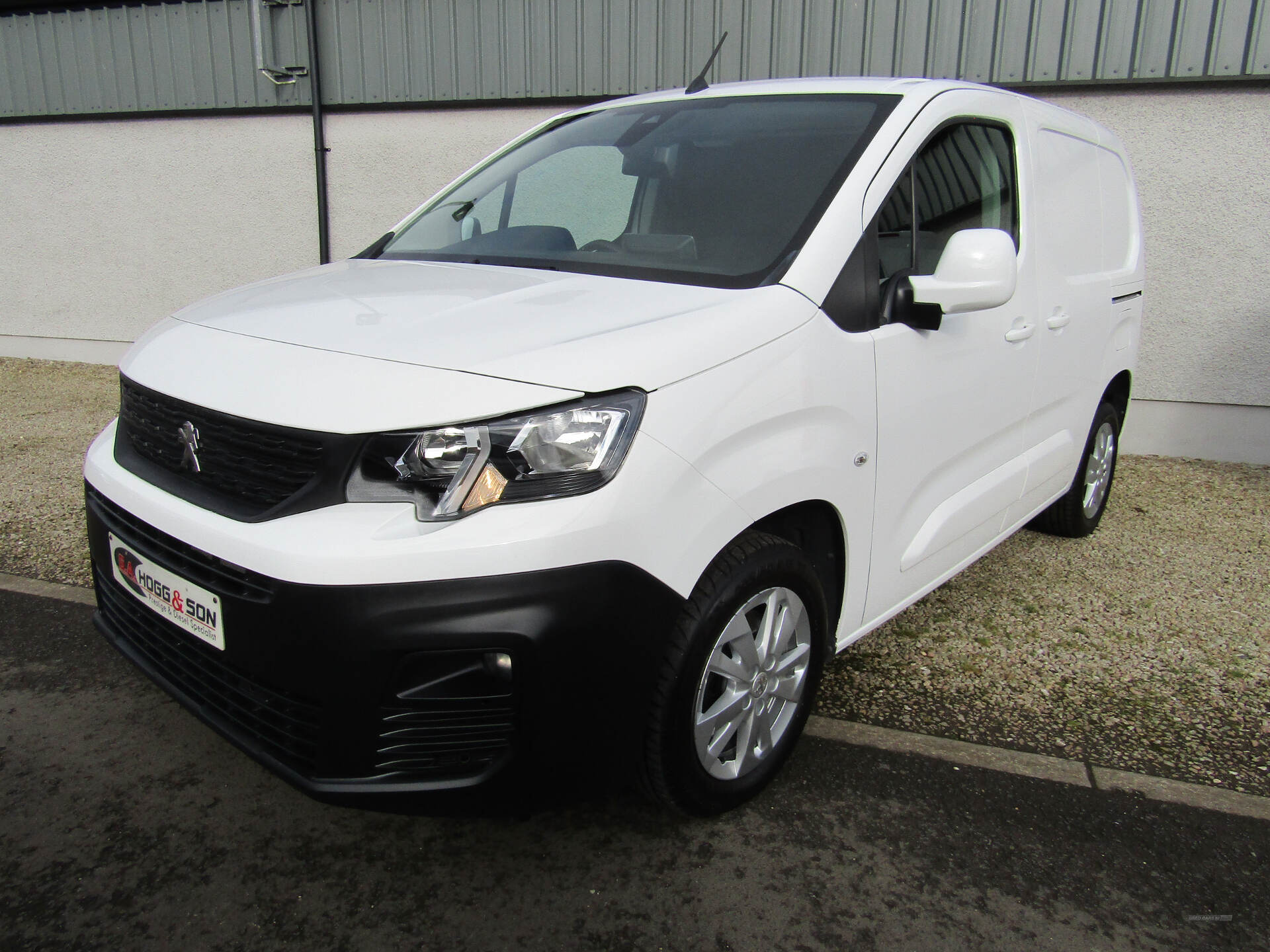 Feb 2020 Peugeot Partner 1000 1.5 BlueHDi 100 Asphalt Van