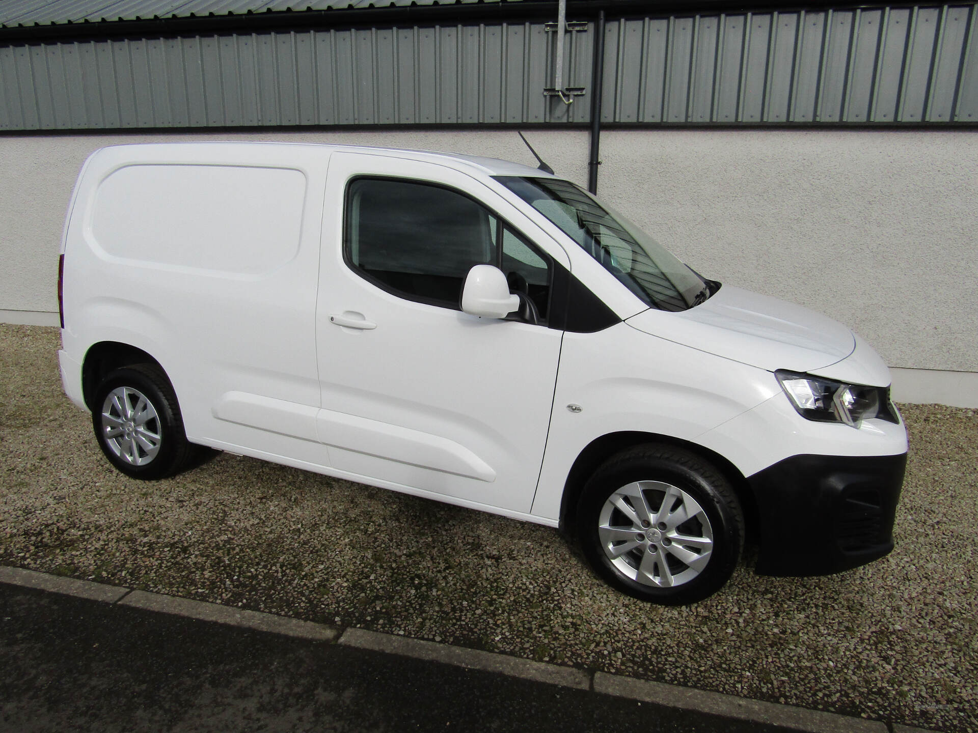 Feb 2020 Peugeot Partner 1000 1.5 BlueHDi 100 Asphalt Van