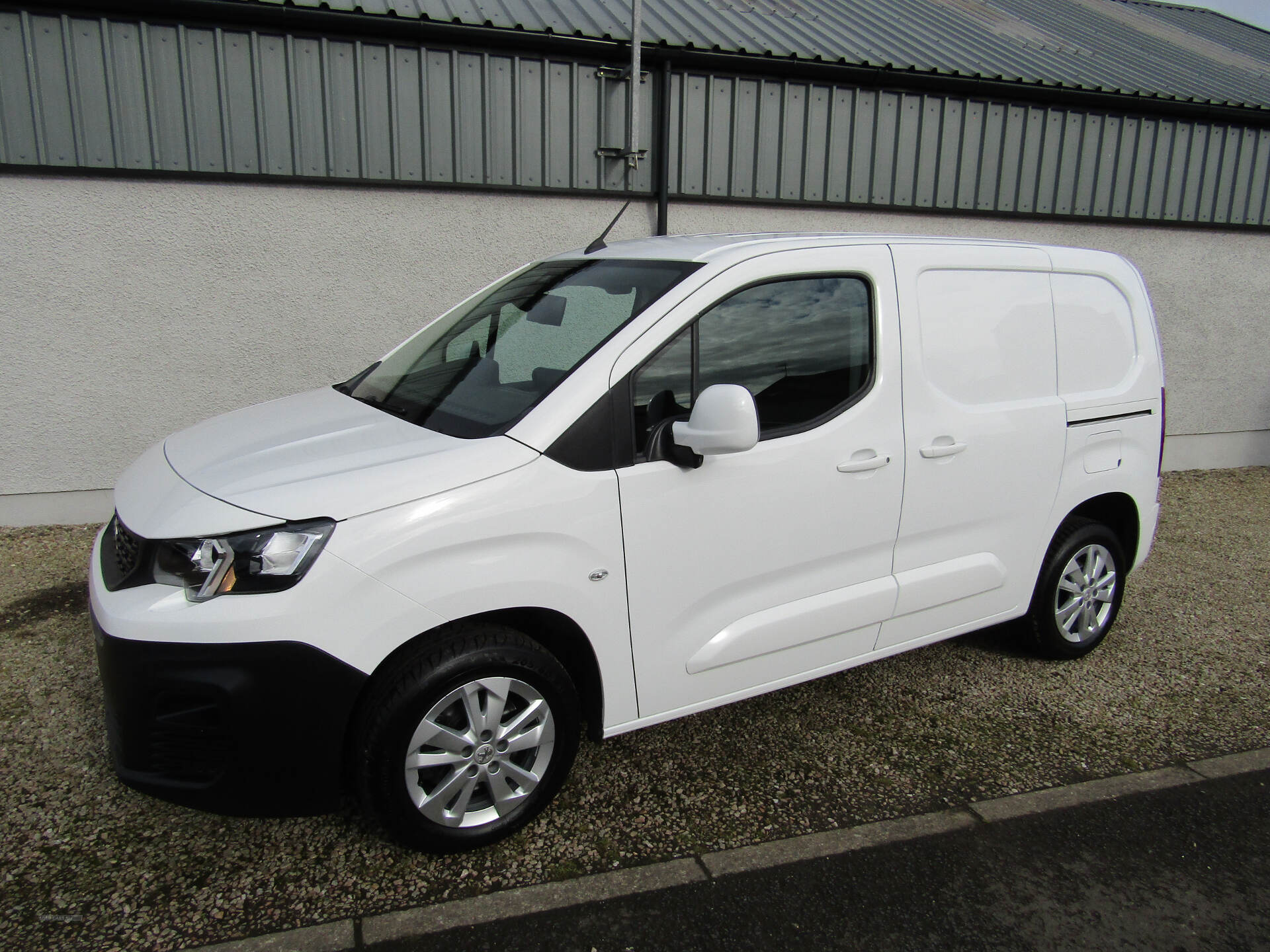 Feb 2020 Peugeot Partner 1000 1.5 BlueHDi 100 Asphalt Van