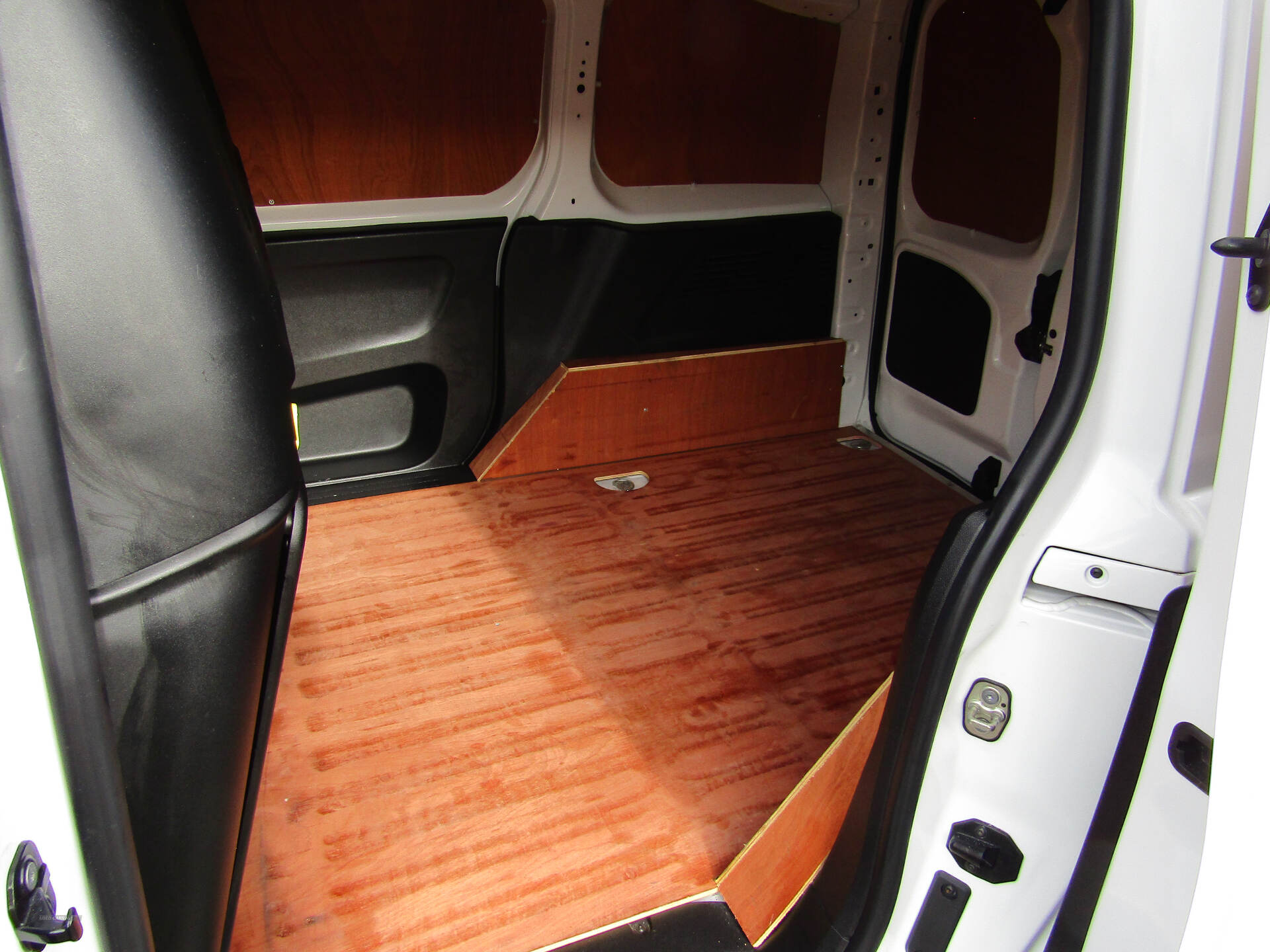Feb 2020 Peugeot Partner 1000 1.5 BlueHDi 100 Asphalt Van