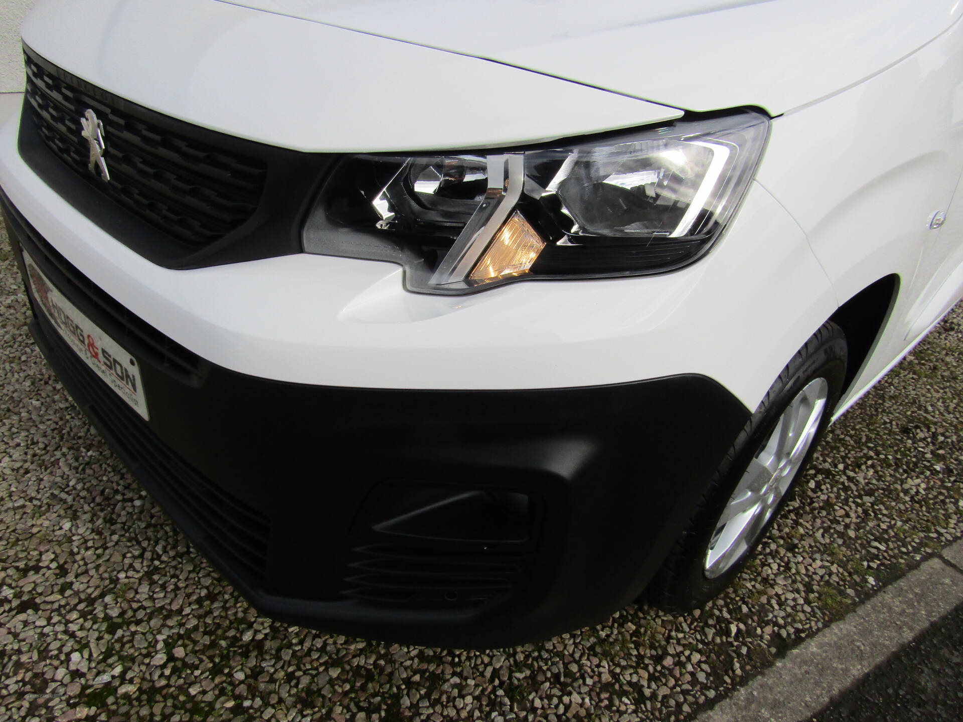 Feb 2020 Peugeot Partner 1000 1.5 BlueHDi 100 Asphalt Van