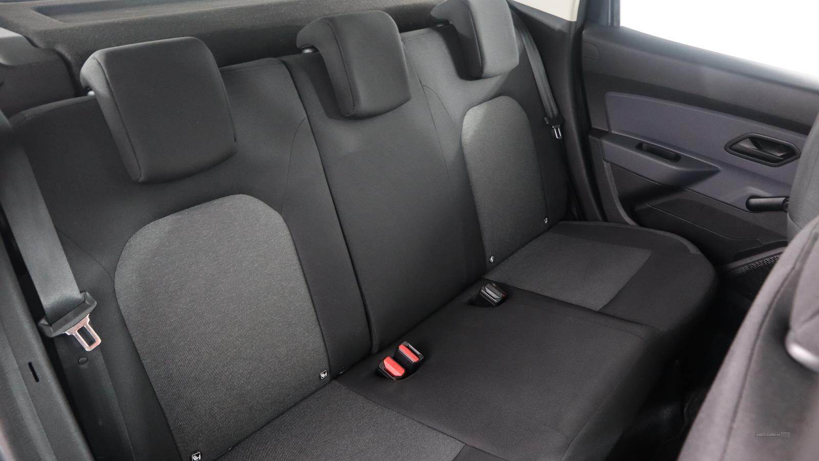 Jan 2022 Dacia Duster 1.0 TCe 100 Bi-Fuel Essential 5dr