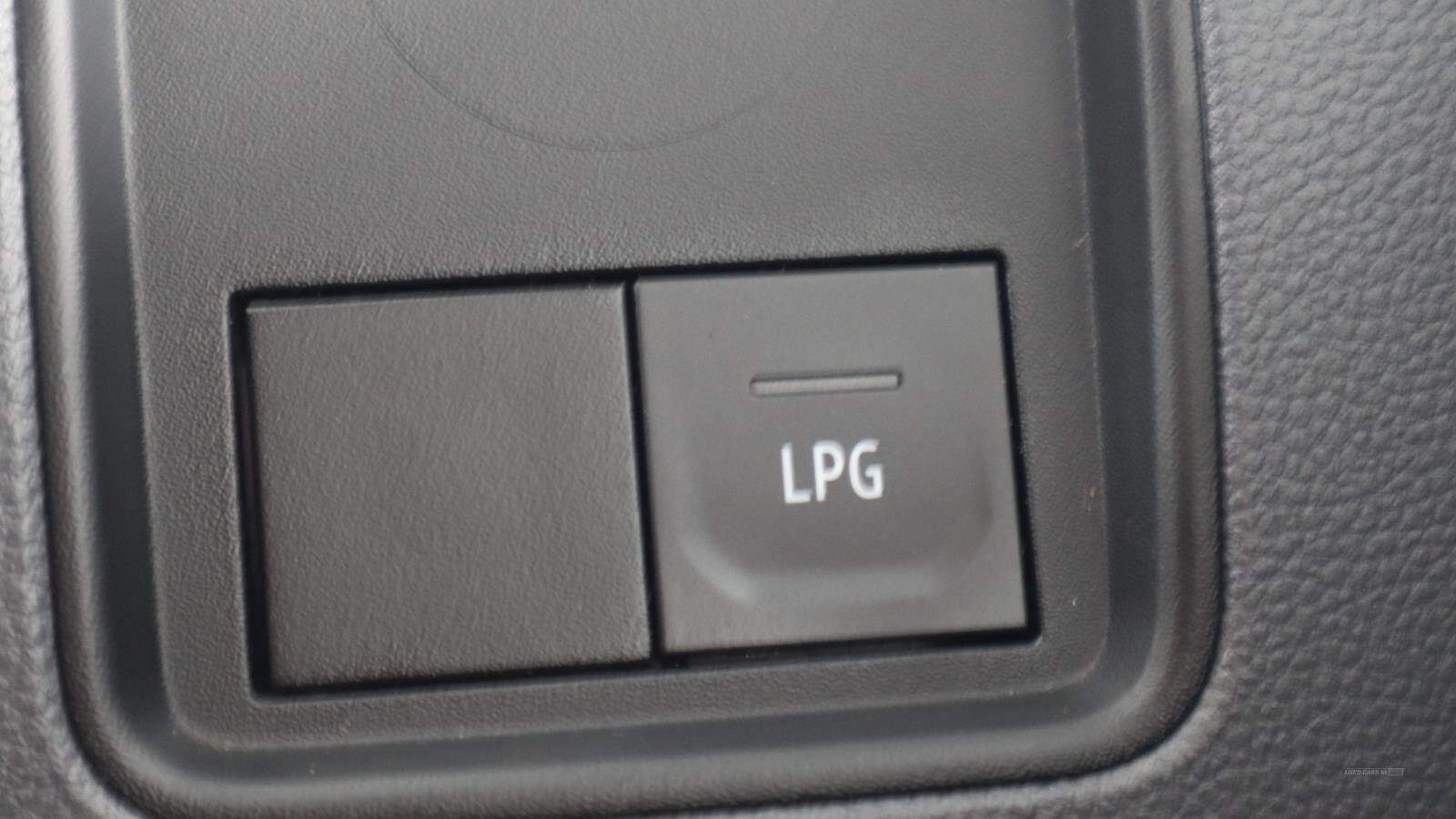 Jan 2022 Dacia Duster 1.0 TCe 100 Bi-Fuel Essential 5dr