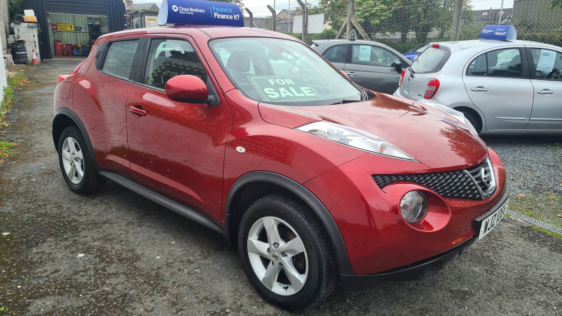 Nissan Juke HATCHBACK in Down