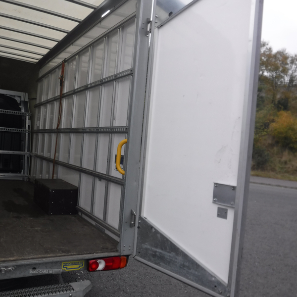 Renault Master Master 14ft Lo Loader Luton box van in Down