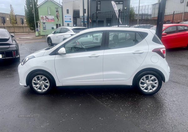 Hyundai i10 HATCHBACK in Down