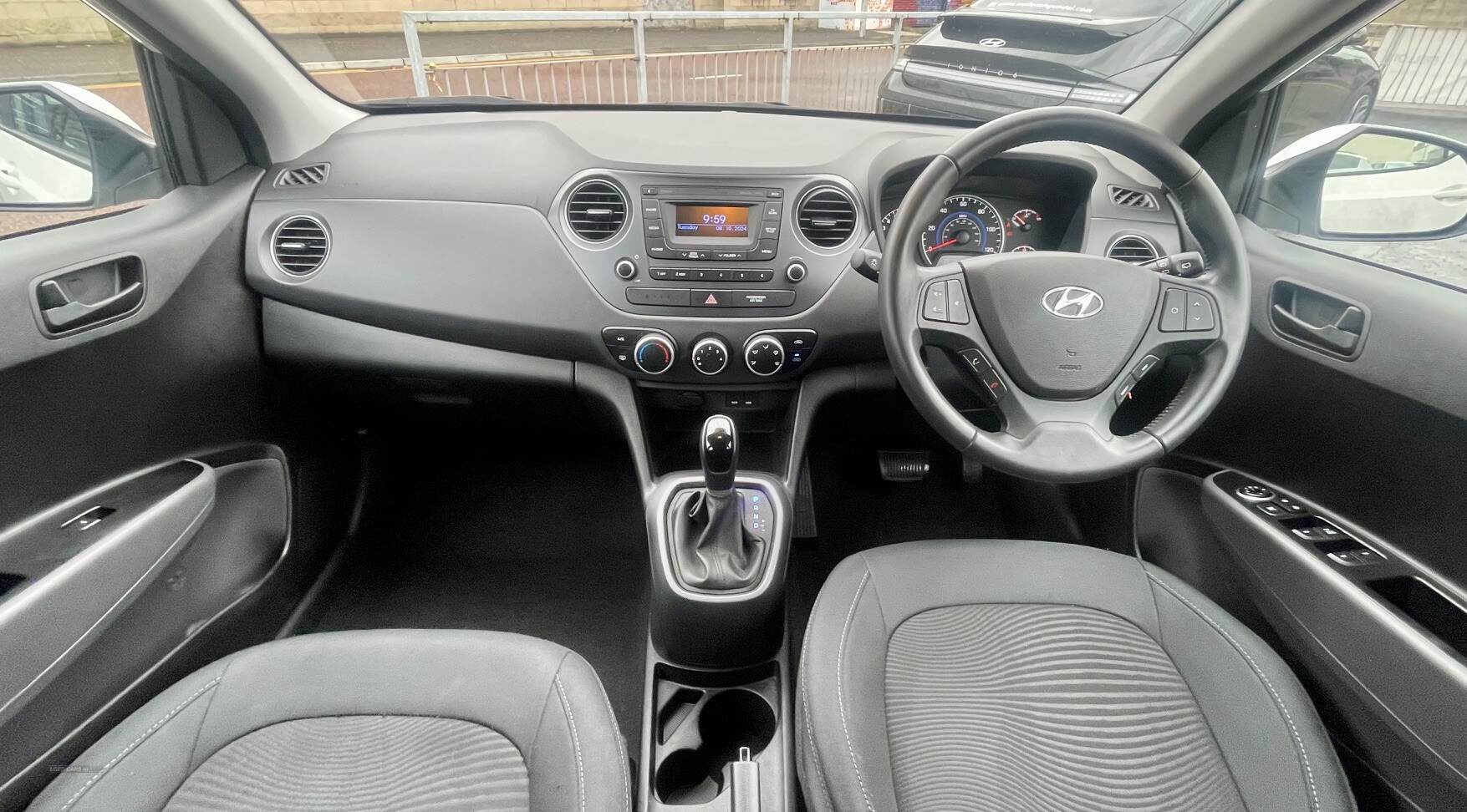 Hyundai i10 HATCHBACK in Down