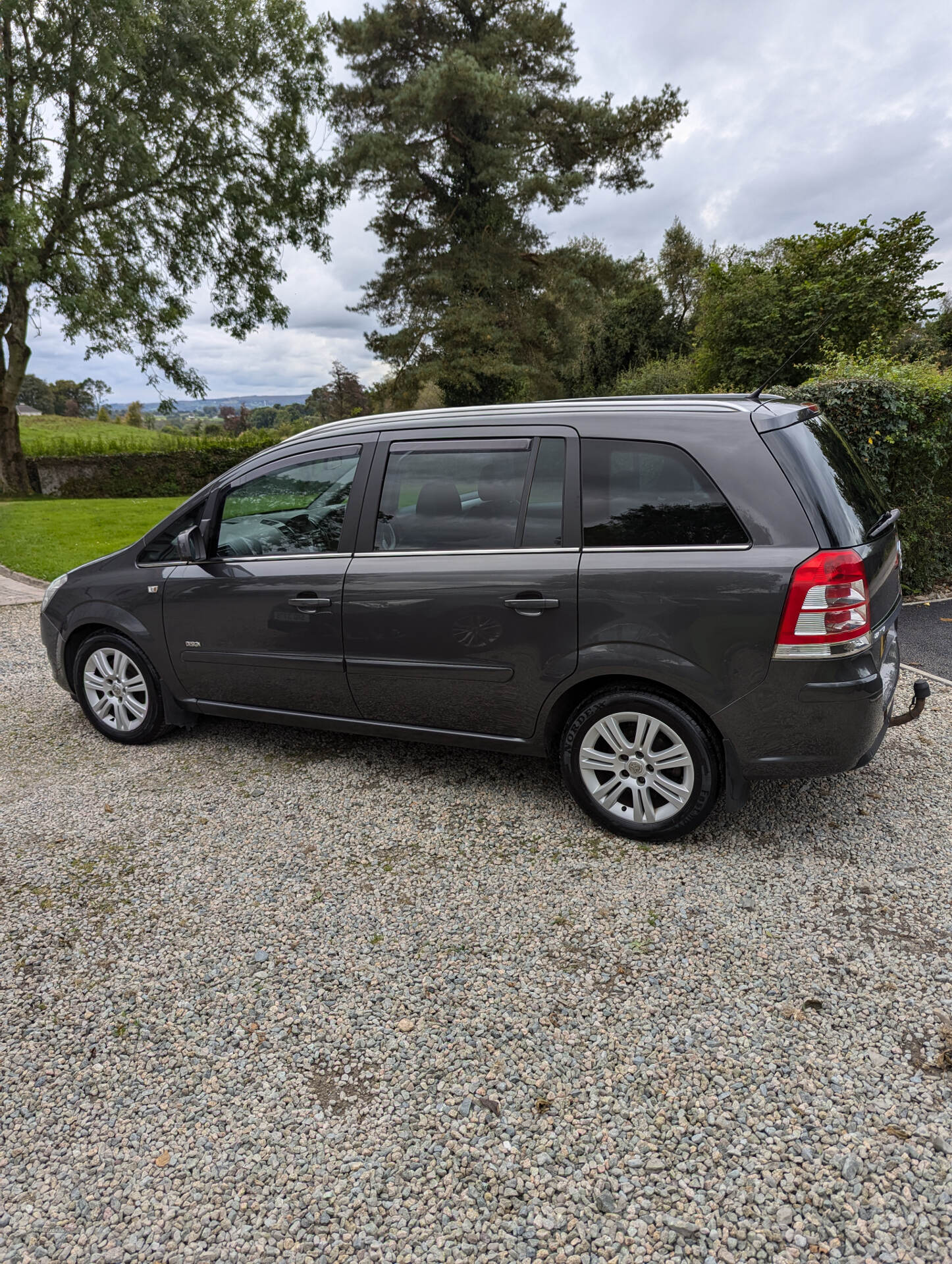 Vauxhall Zafira DIESEL ESTATE in Tyrone