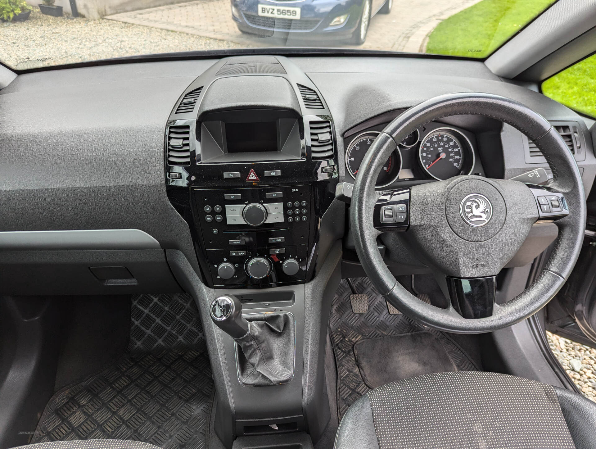 Vauxhall Zafira DIESEL ESTATE in Tyrone