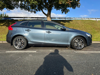 Volvo V40 HATCHBACK in Down