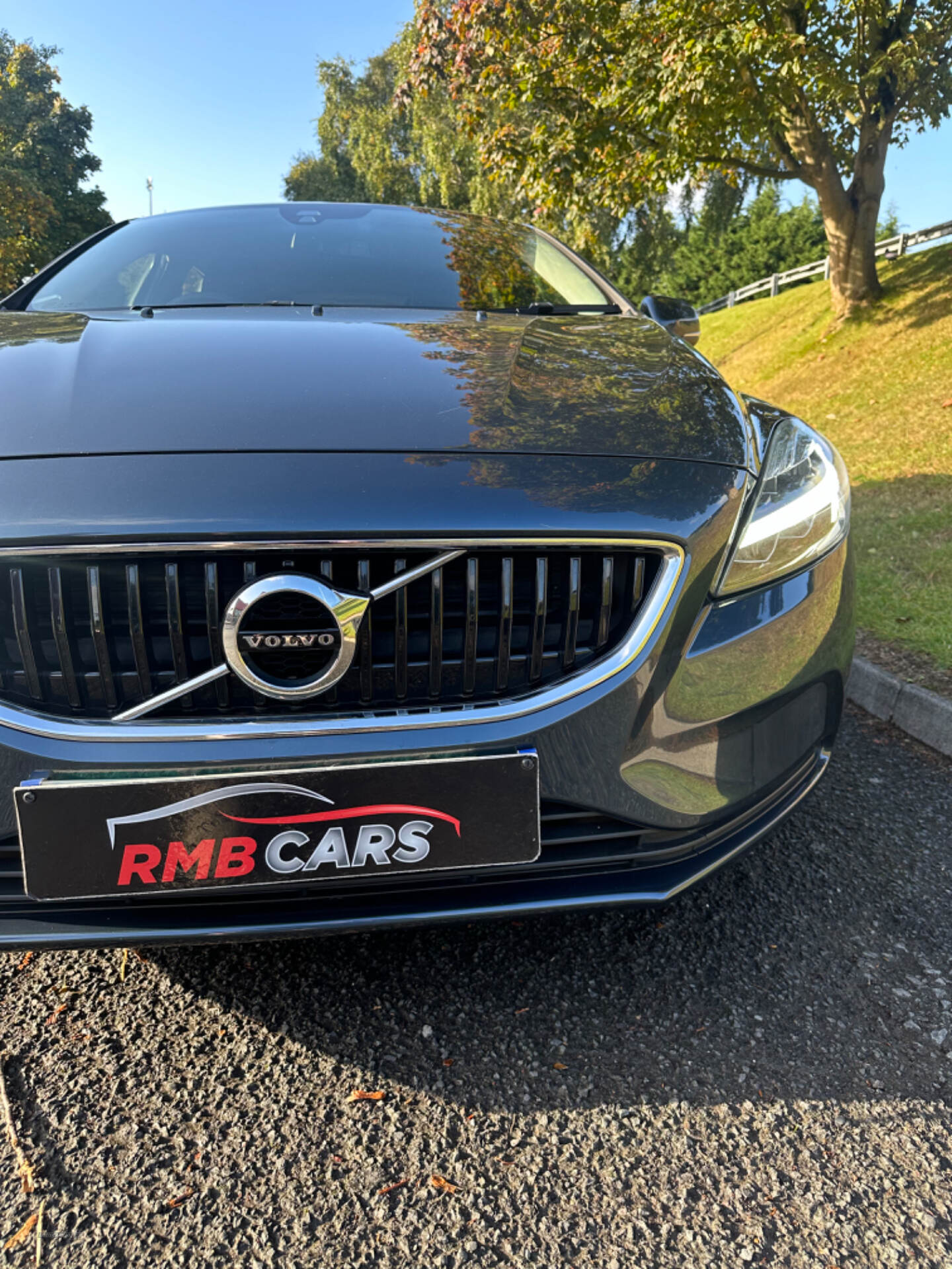 Volvo V40 HATCHBACK in Down