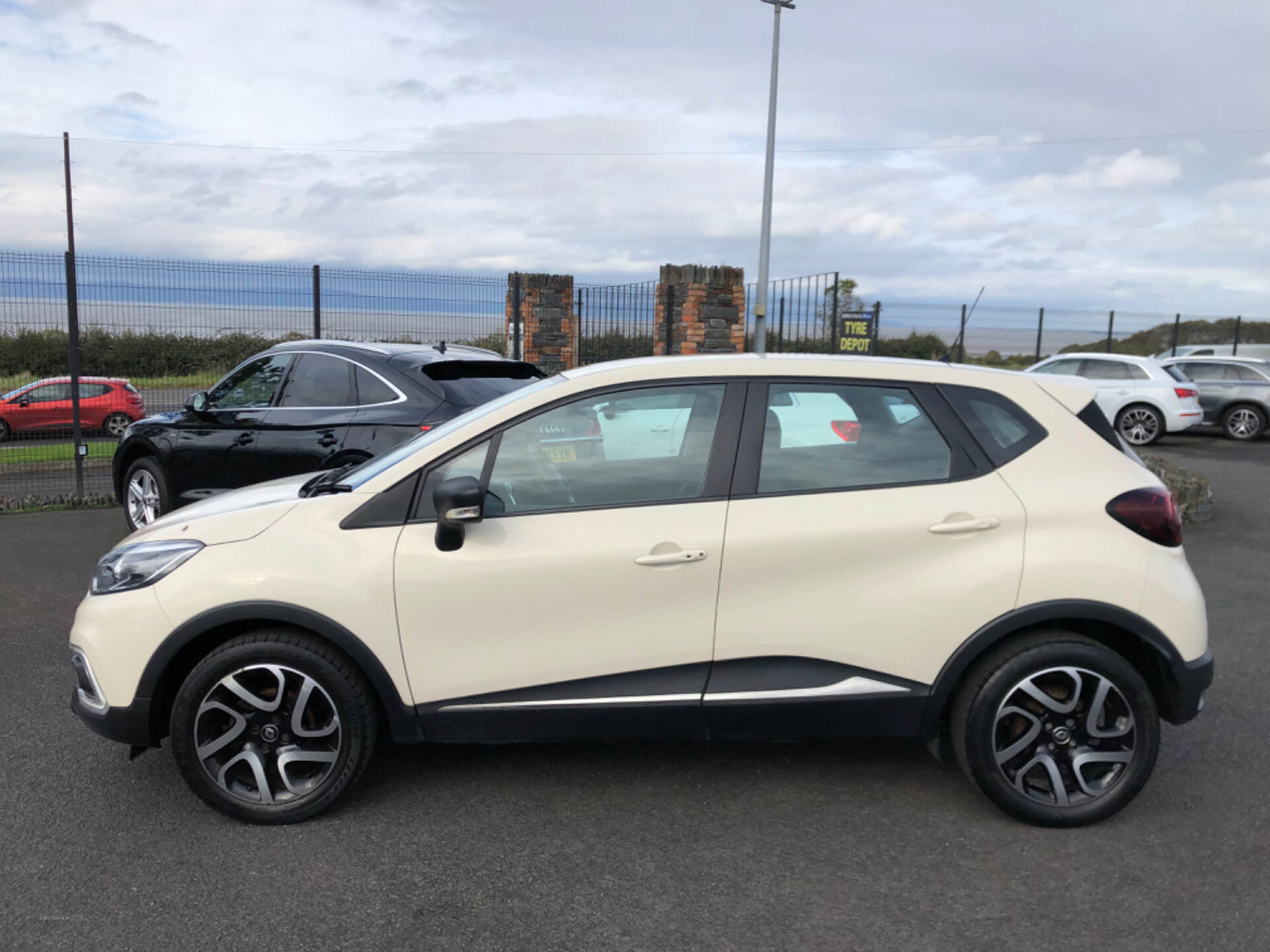 Renault Captur HATCHBACK in Derry / Londonderry