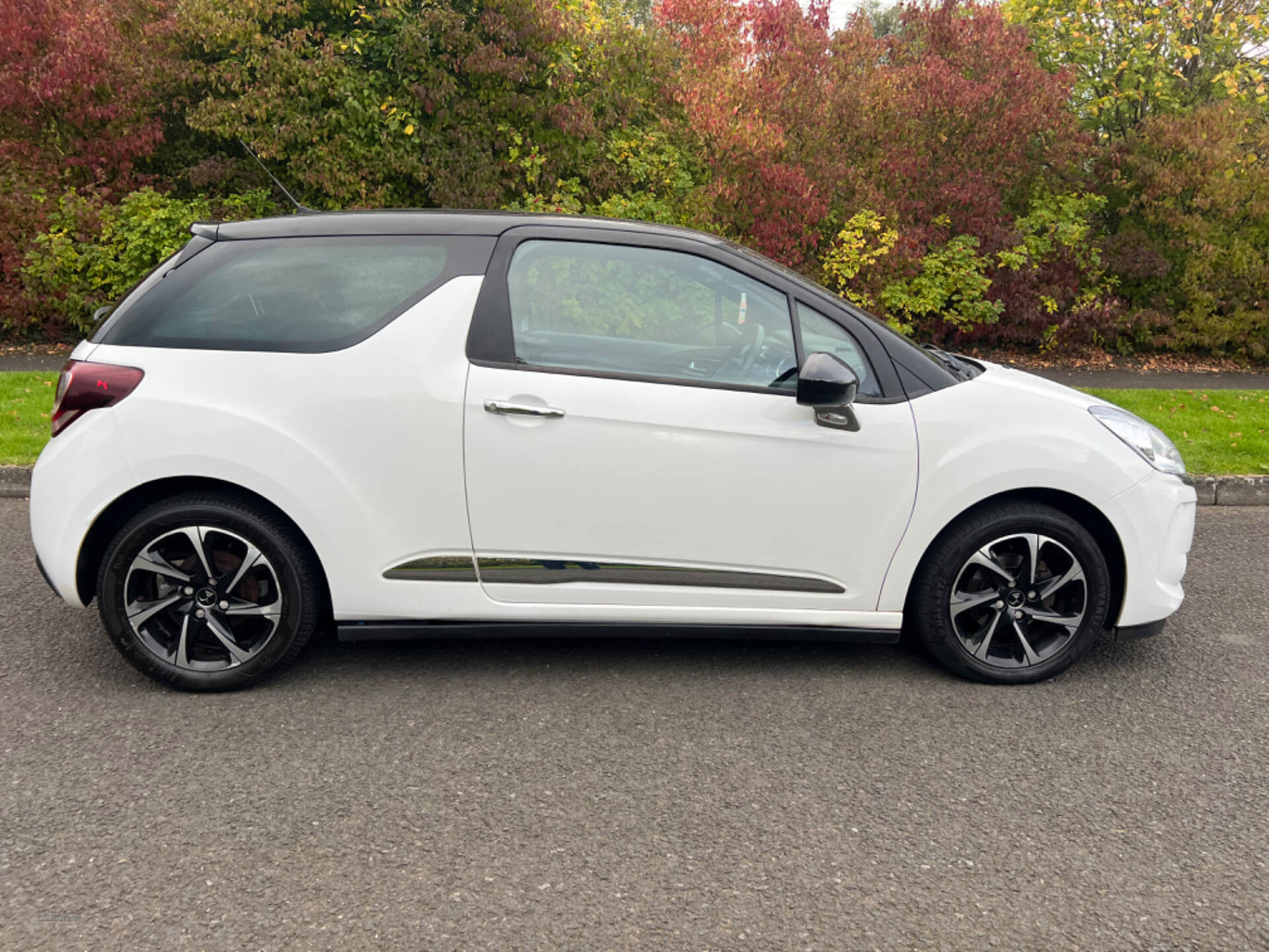 Nov 2016 DS 3 1.6 BlueHDi Elegance 3dr
