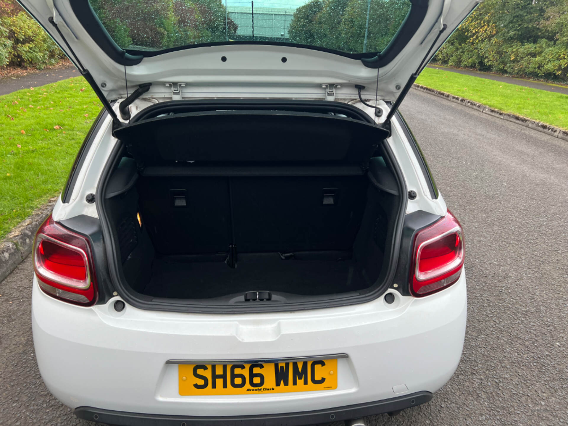 Nov 2016 DS 3 1.6 BlueHDi Elegance 3dr