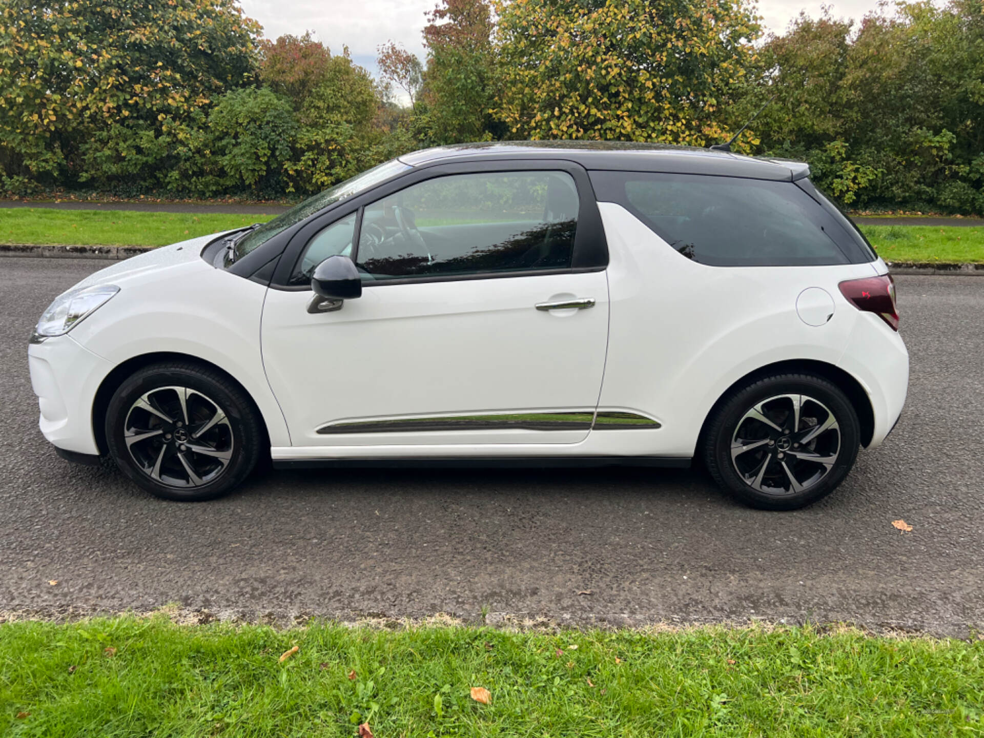 Nov 2016 DS 3 1.6 BlueHDi Elegance 3dr