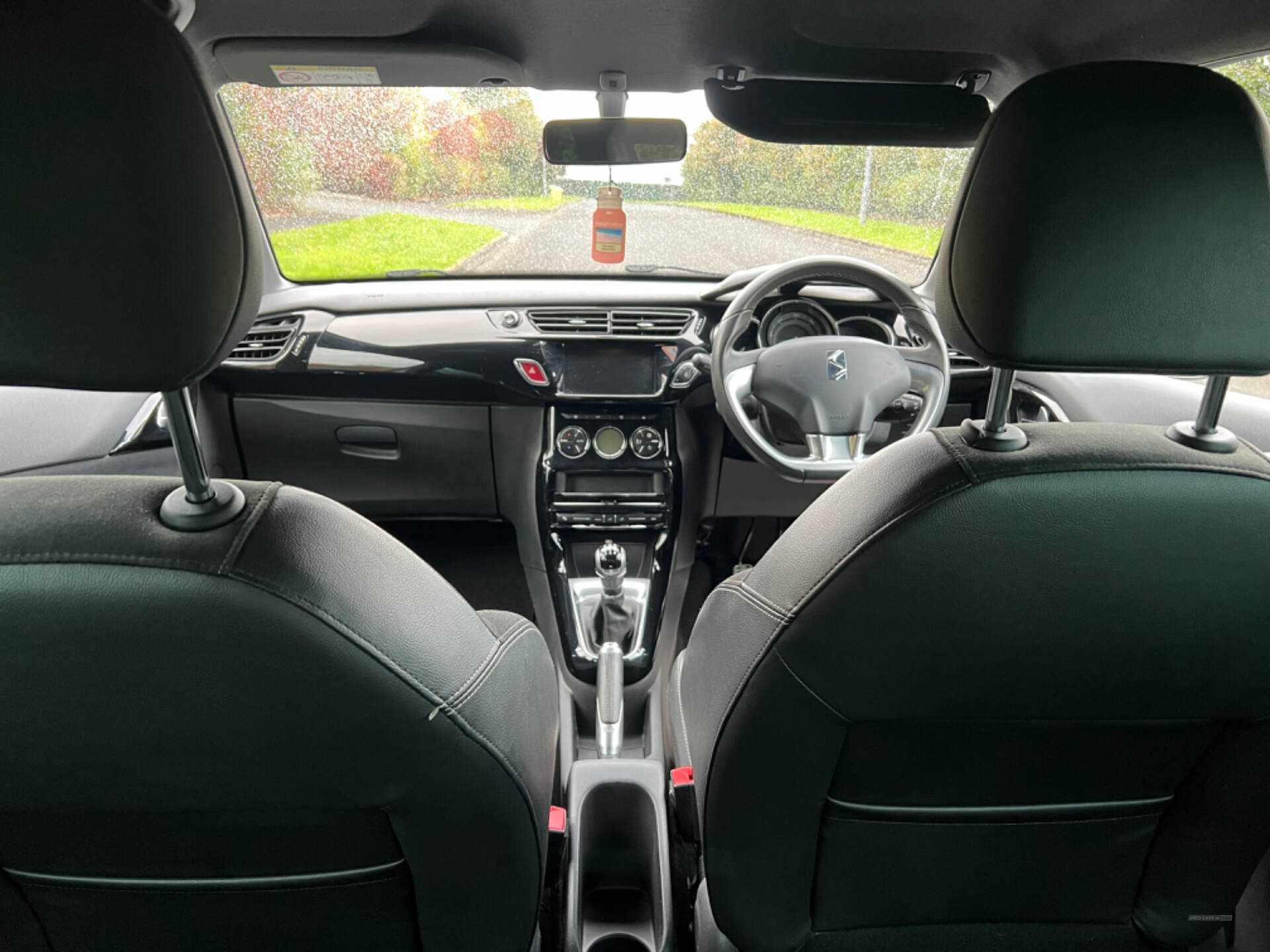 Nov 2016 DS 3 1.6 BlueHDi Elegance 3dr