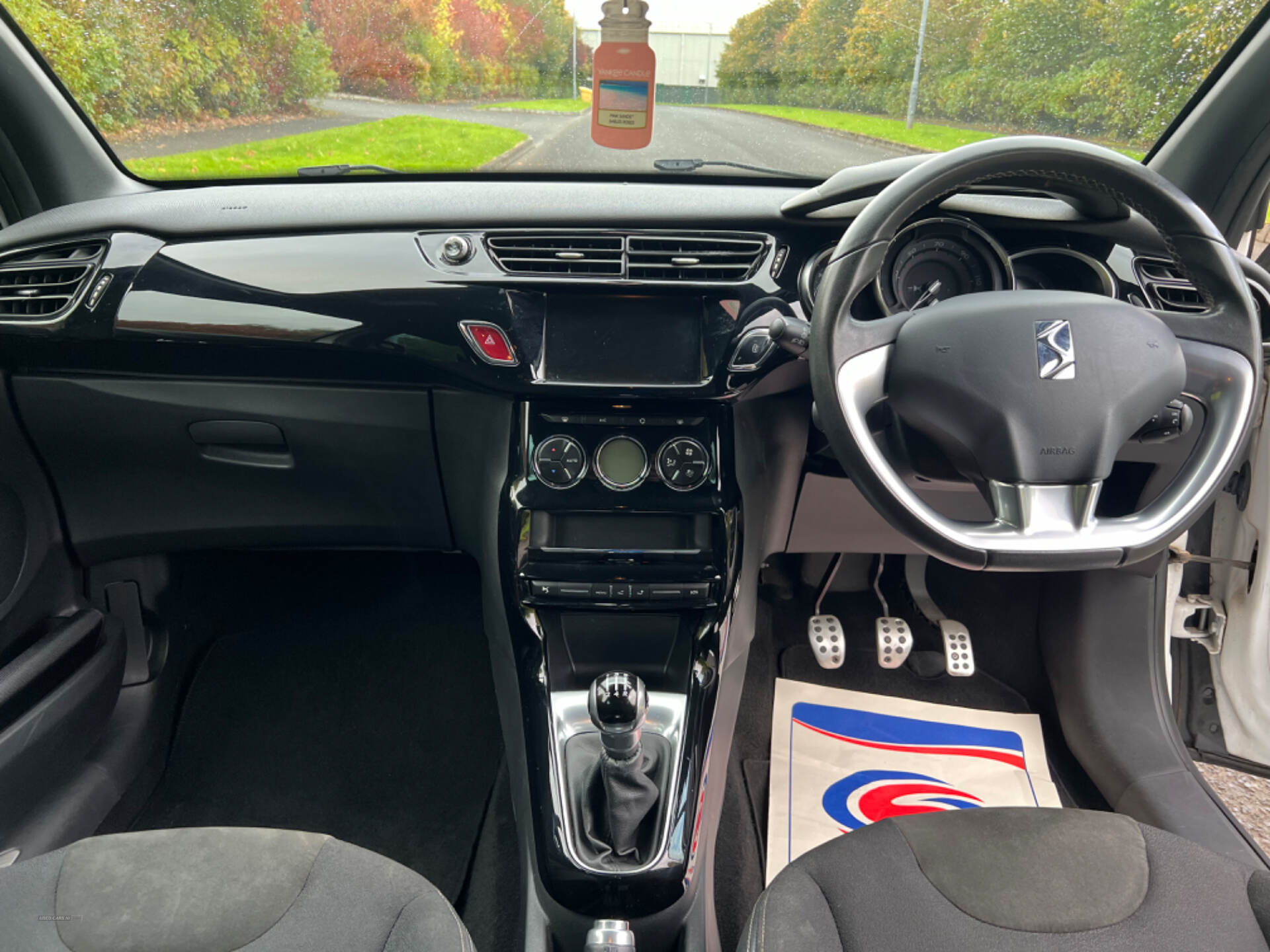 Nov 2016 DS 3 1.6 BlueHDi Elegance 3dr