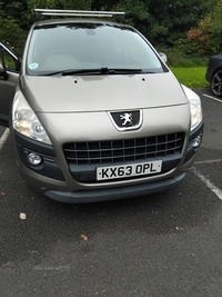 Peugeot 3008 1.6 HDi 115 Active II 5dr in Down