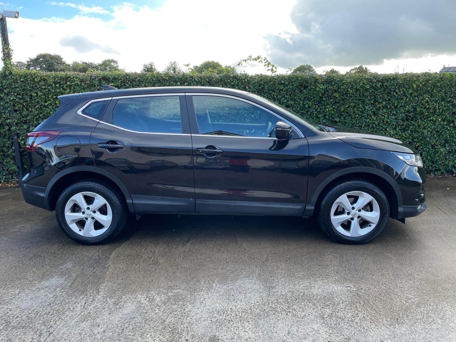 Nissan Qashqai DIESEL HATCHBACK in Tyrone